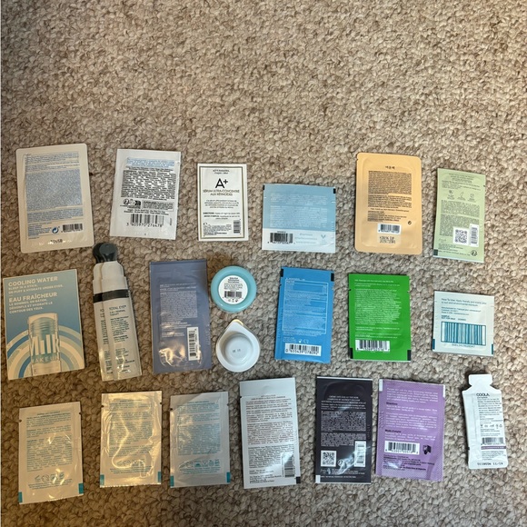 22 high end skincare samples - Picture 4 of 6